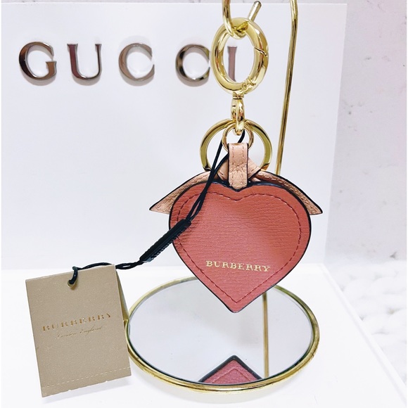 Authentic Burberry Young Love Leather Heart Bag Charm / Keychain - Picture 3 of 11
